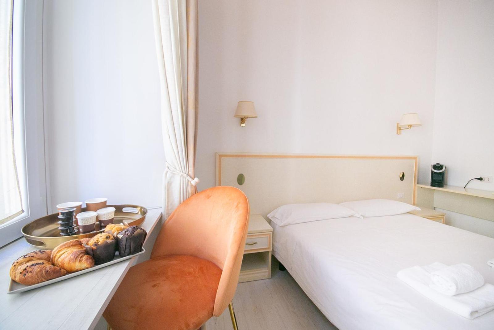Caffe' E Cuscino Hotel Rome Bagian luar foto