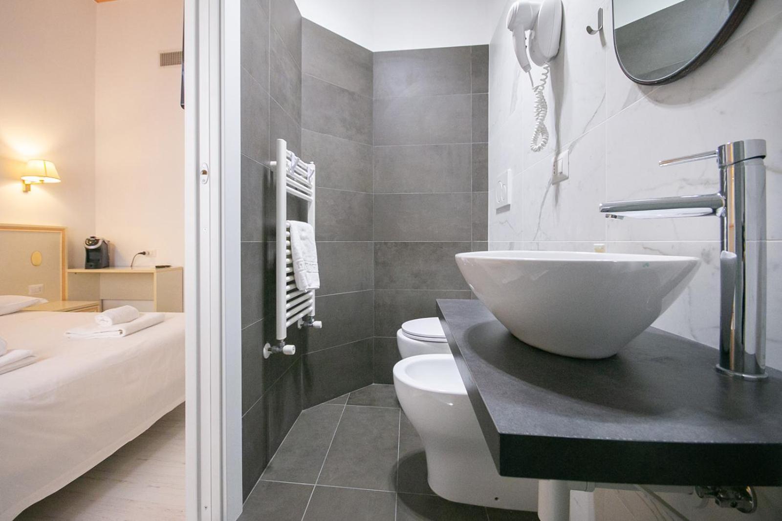 Caffe' E Cuscino Hotel Rome Bagian luar foto